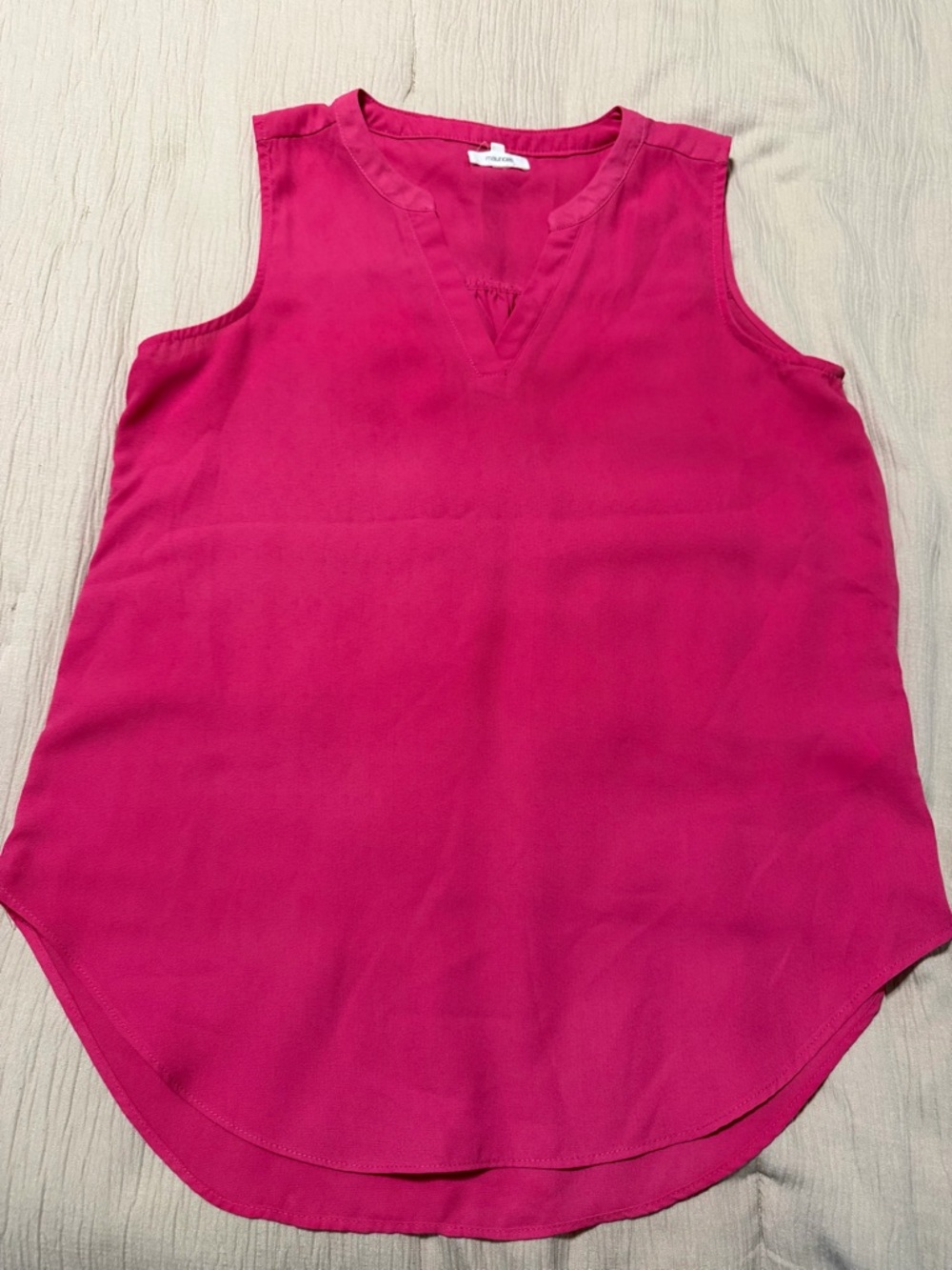 Maurices Sleeveless Fuchsia V-Neck Women's Top